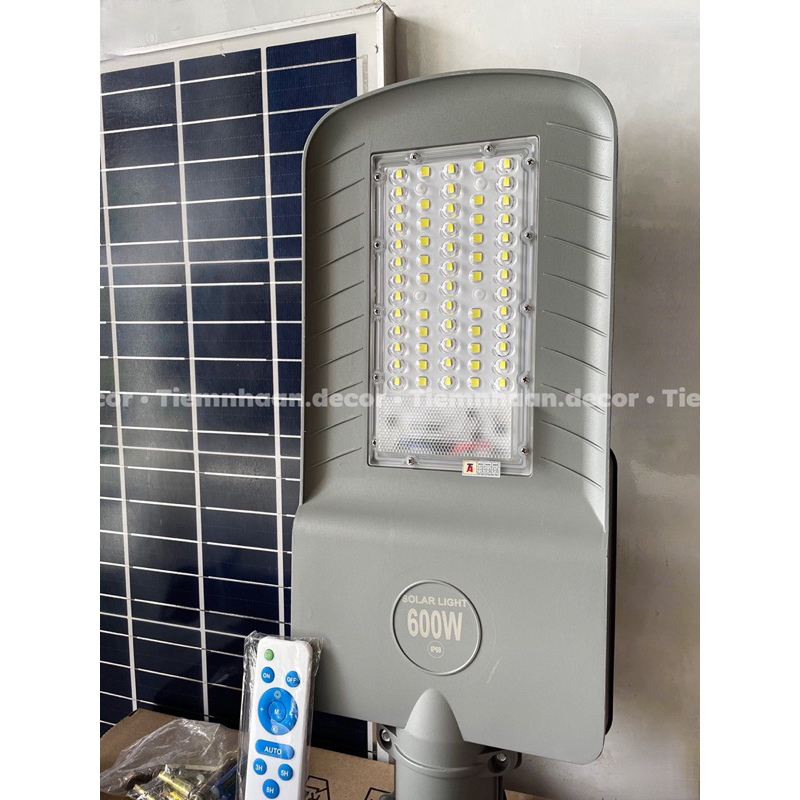 Đèn Bàn Chải Chim Ưng 600W Năng Lượng Mặt Trời - Tấm Pin To - Chiếu Sáng Sân Nhà, Sân Vườn