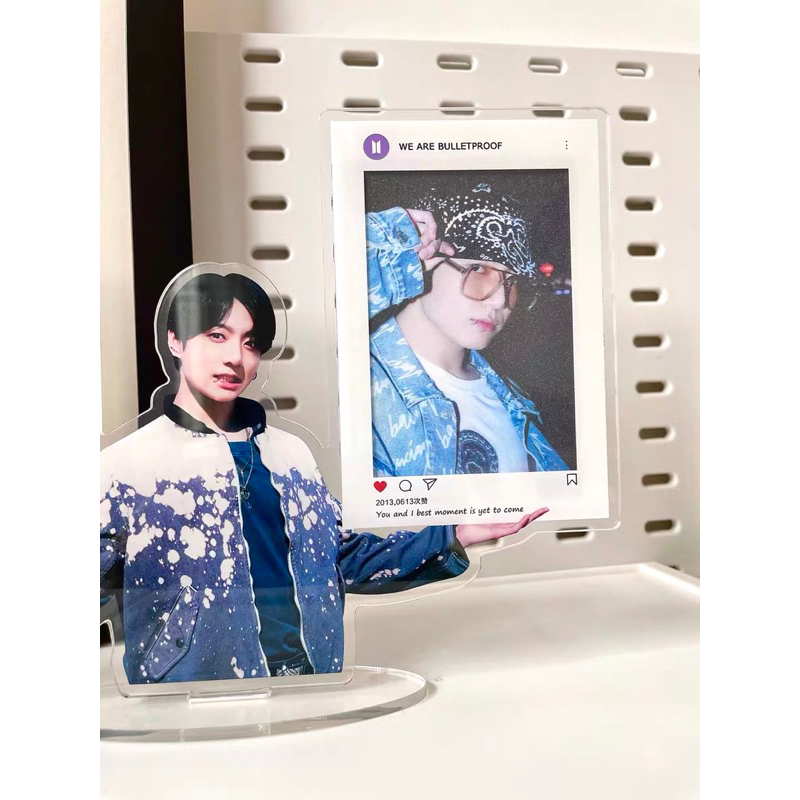 Khung đựng bo góc Jungkook acrylic