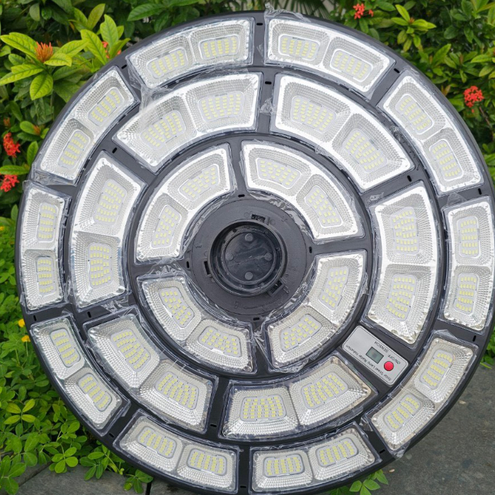 Đèn sân vườn đĩa bay UFO năng lượng mặt trời 20 khoang 30.000mAh cảm biến ánh sáng - Bảo hành 2 năm