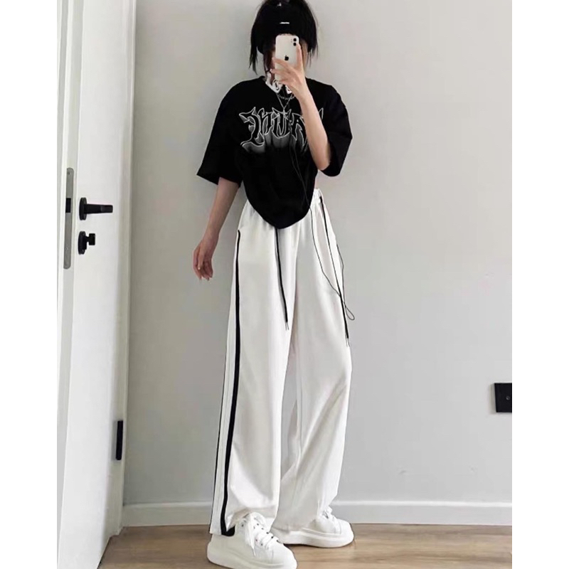 QUẦN THỂ THAO DÀI VIỀN SỌC ĐEN TRẮNG RÚT DÂY