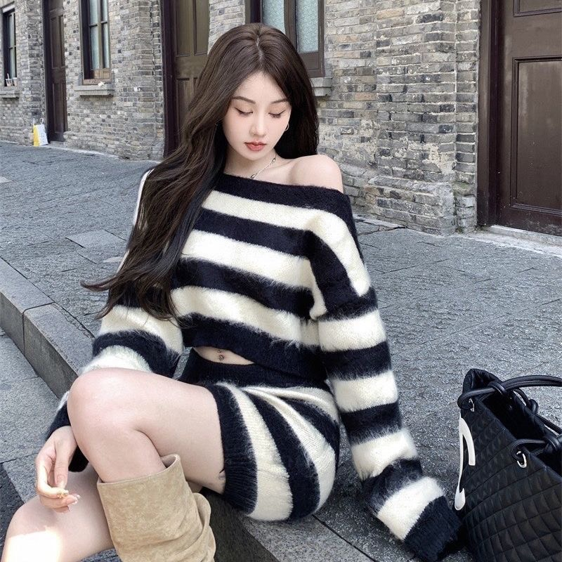 Sét chân váy áo len lông giáng ngắn 2 màu trẻ trung