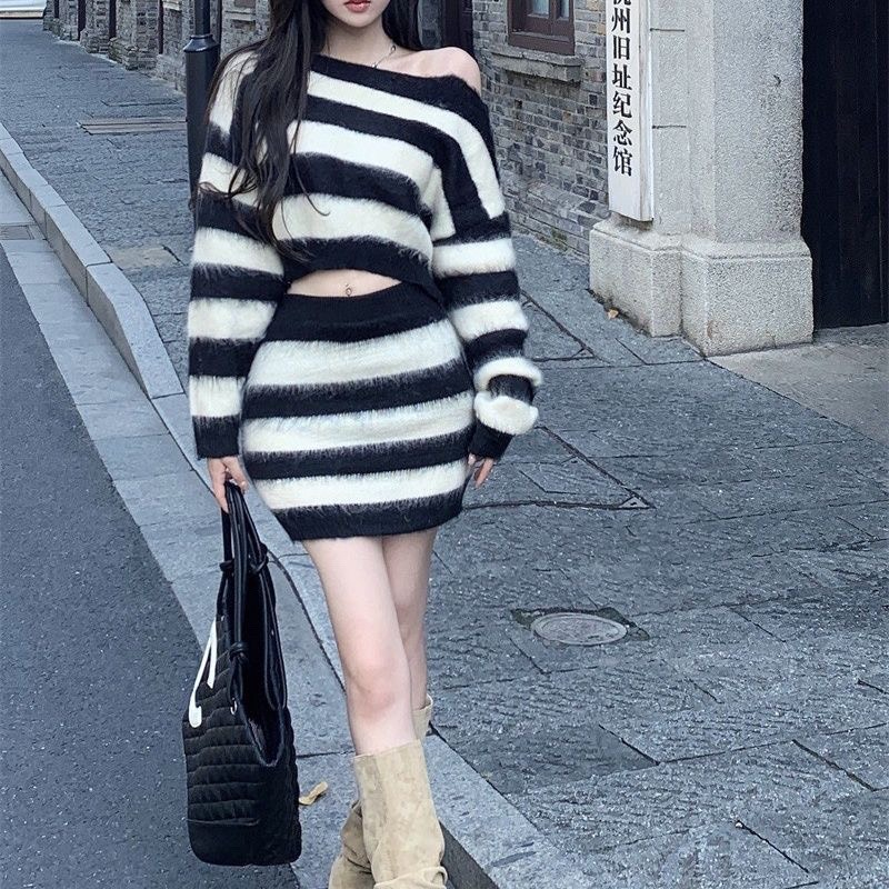 Sét chân váy áo len lông giáng ngắn 2 màu trẻ trung