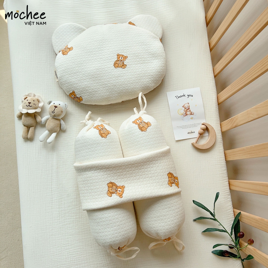 Gối chặn cho bé Mochee gấu teddy 35x36cm, chặn bông lụa cotton cho trẻ 0M+ - Monnie Kids
