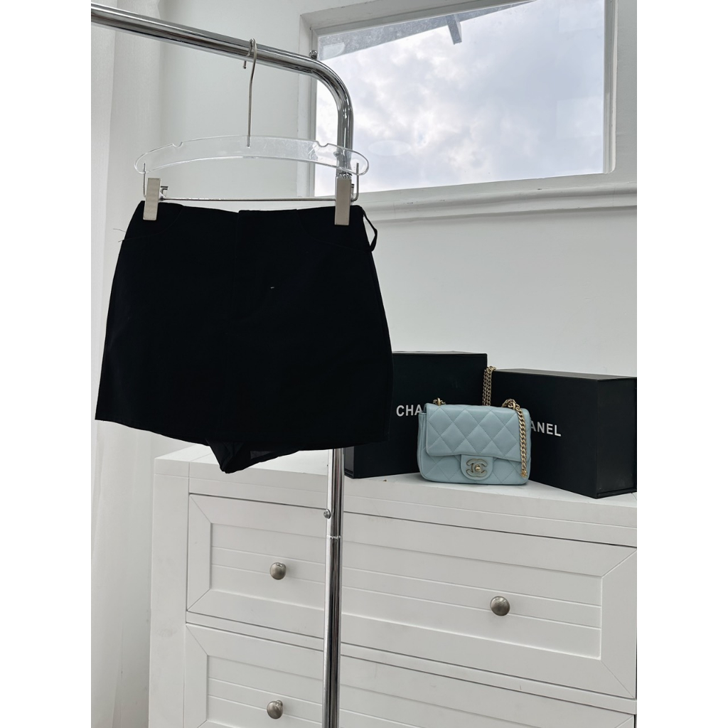 SET ÁO BẸT VAI BODY TÀ NHỌN CROPTOP TAY DÀI + CHÂN VÁY ĐEN