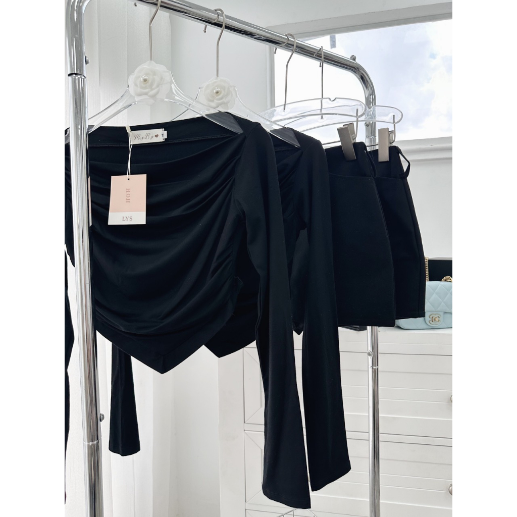 SET ÁO BẸT VAI BODY TÀ NHỌN CROPTOP TAY DÀI + CHÂN VÁY ĐEN