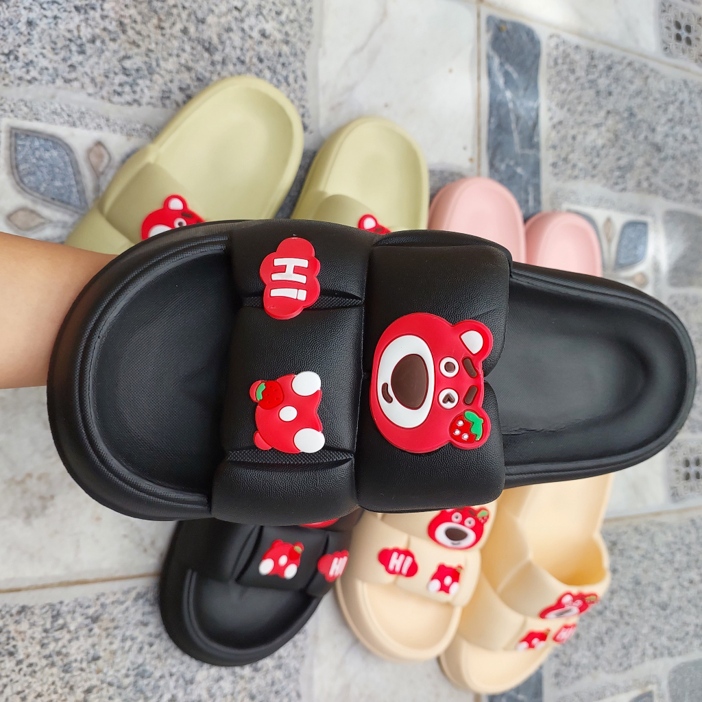 Bộ Stick Gắn Dép Hình Gấu Dâu 6 Chi Tiết , Hình Rick Đám Mây 6 Chi Tiết