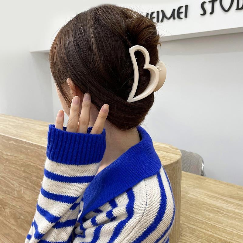Kẹp Tóc Càng Cua Bằng Acrylic Nhám Hình Trái Tim Phong Cách Hàn Quốc