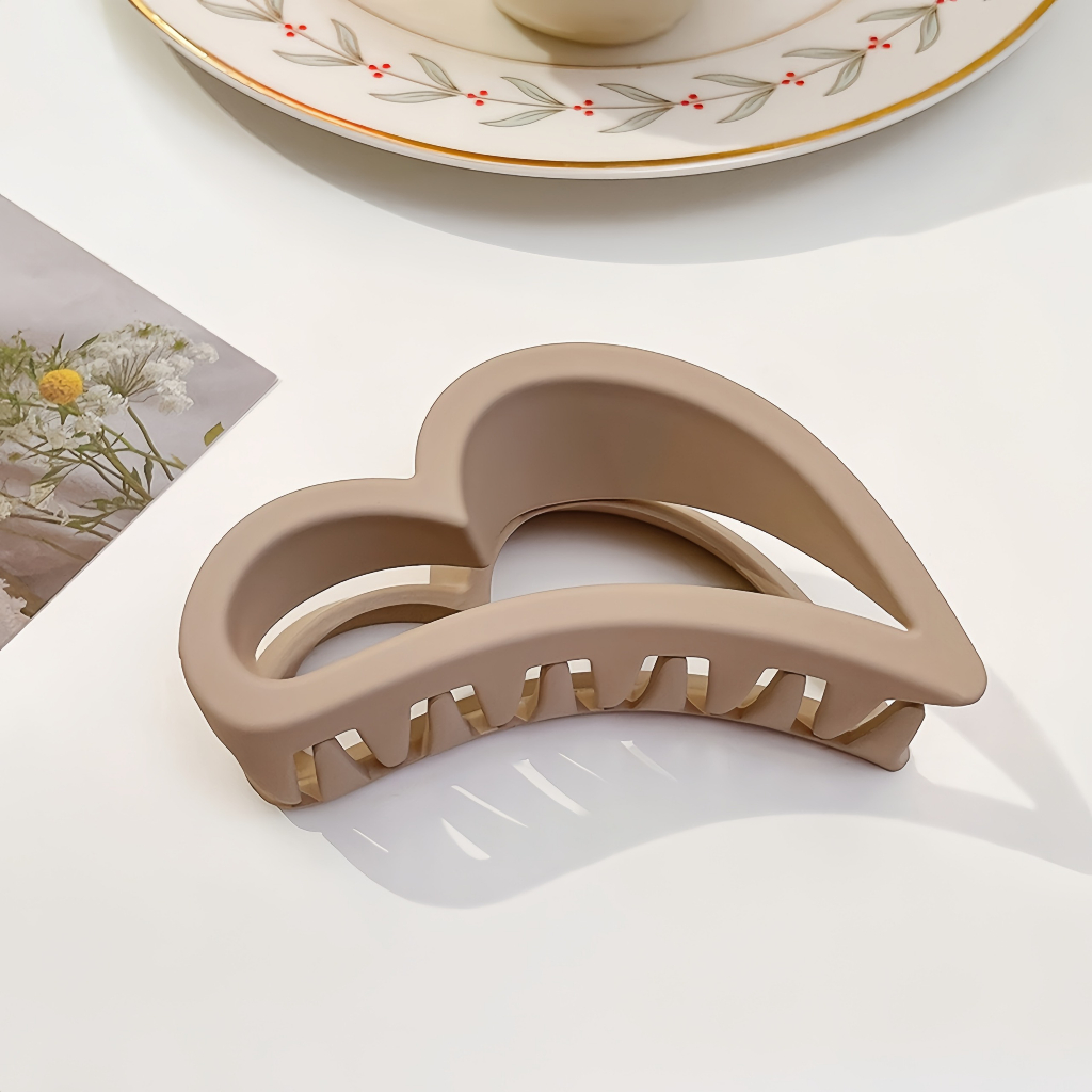 Kẹp Tóc Càng Cua Bằng Acrylic Nhám Hình Trái Tim Phong Cách Hàn Quốc