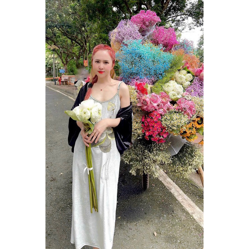 Váy 2 dây nhung xuông thêu hoa có túi sườn