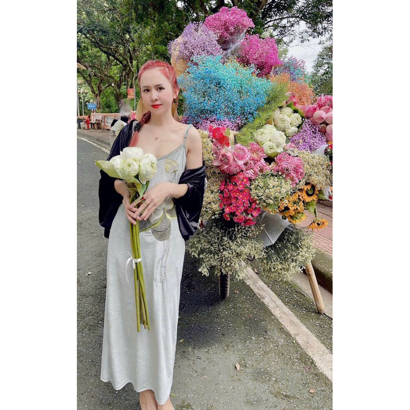 Váy 2 dây nhung xuông thêu hoa có túi sườn