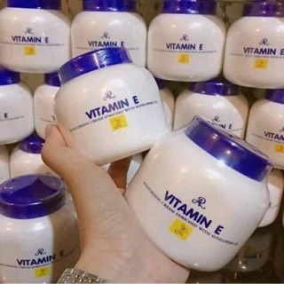 Kem Dưỡng Ẩm Vitamin E Thái Lan