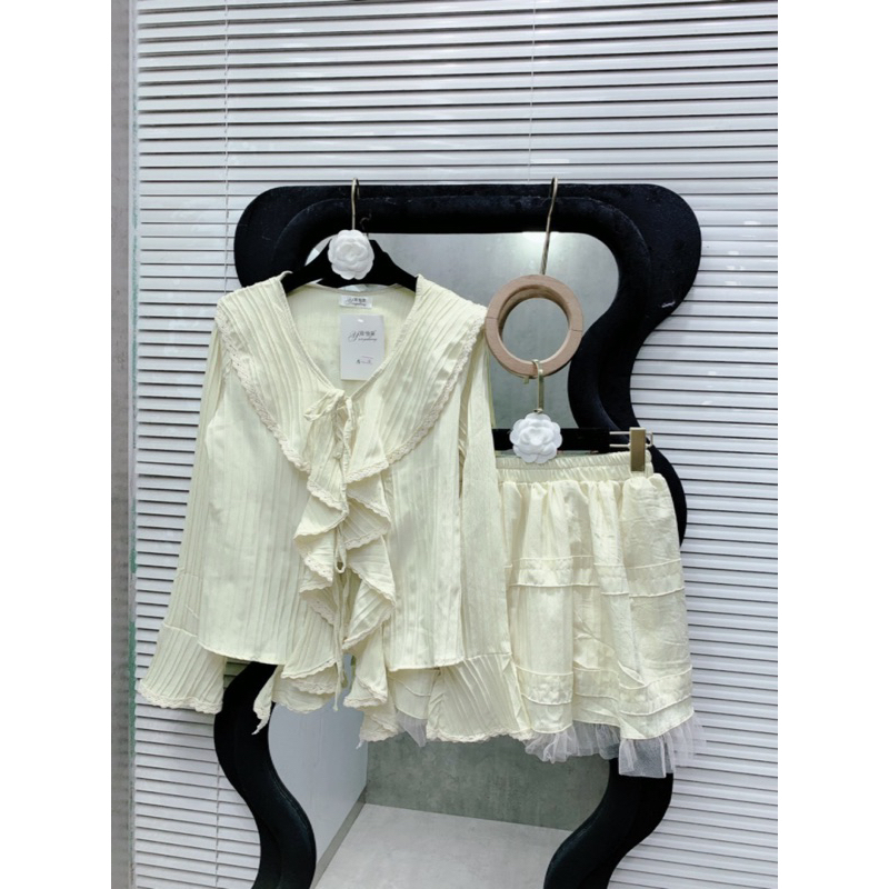 Set áo tiểu thư bèo tay loe kèm chân váy phối voan - Bộ 2 món áo bèo tay loe kèm váy