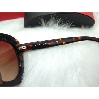 Kính hiệu Prada