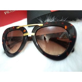 Kính hiệu Prada