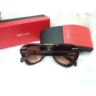 Kính hiệu Prada