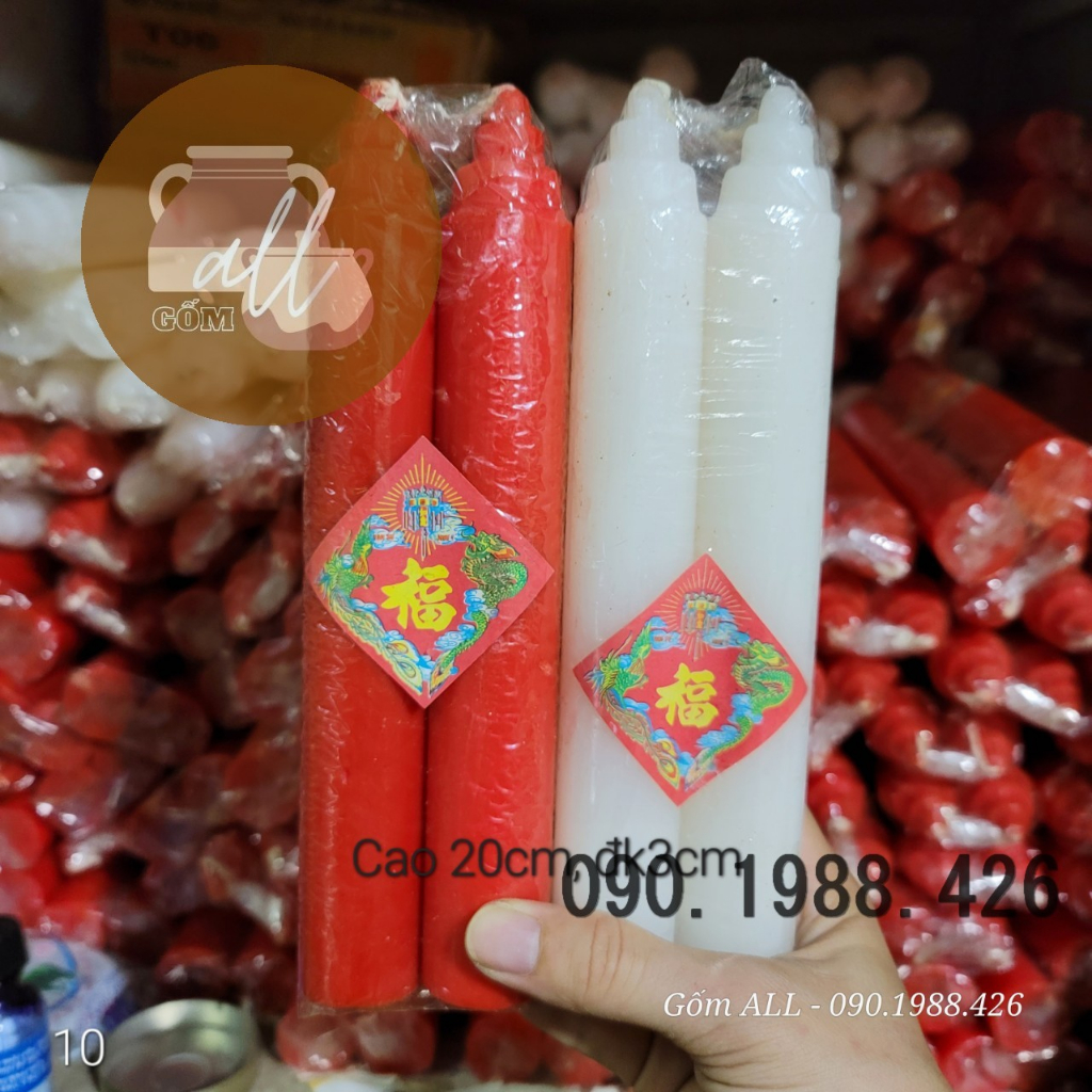 Nến/đèn cầy thắp sáng bày ban thờ tổ tiên phong thủy màu đỏ/trắng