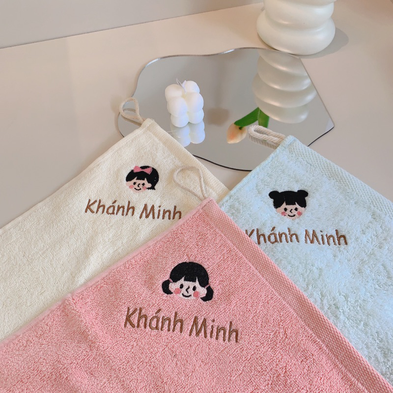 Khăn thêu theo yêu cầu có dây treo size 30x30cm xinh xắn cho bé đi học 🥰