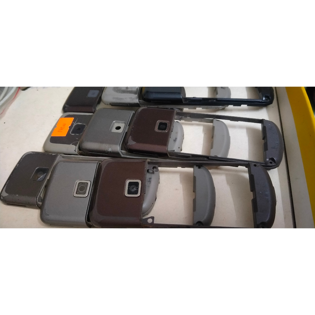 Gáy cũ nokia 8800 arte màu vàng, màu nâu, màu đen. Giá tốt nhất
