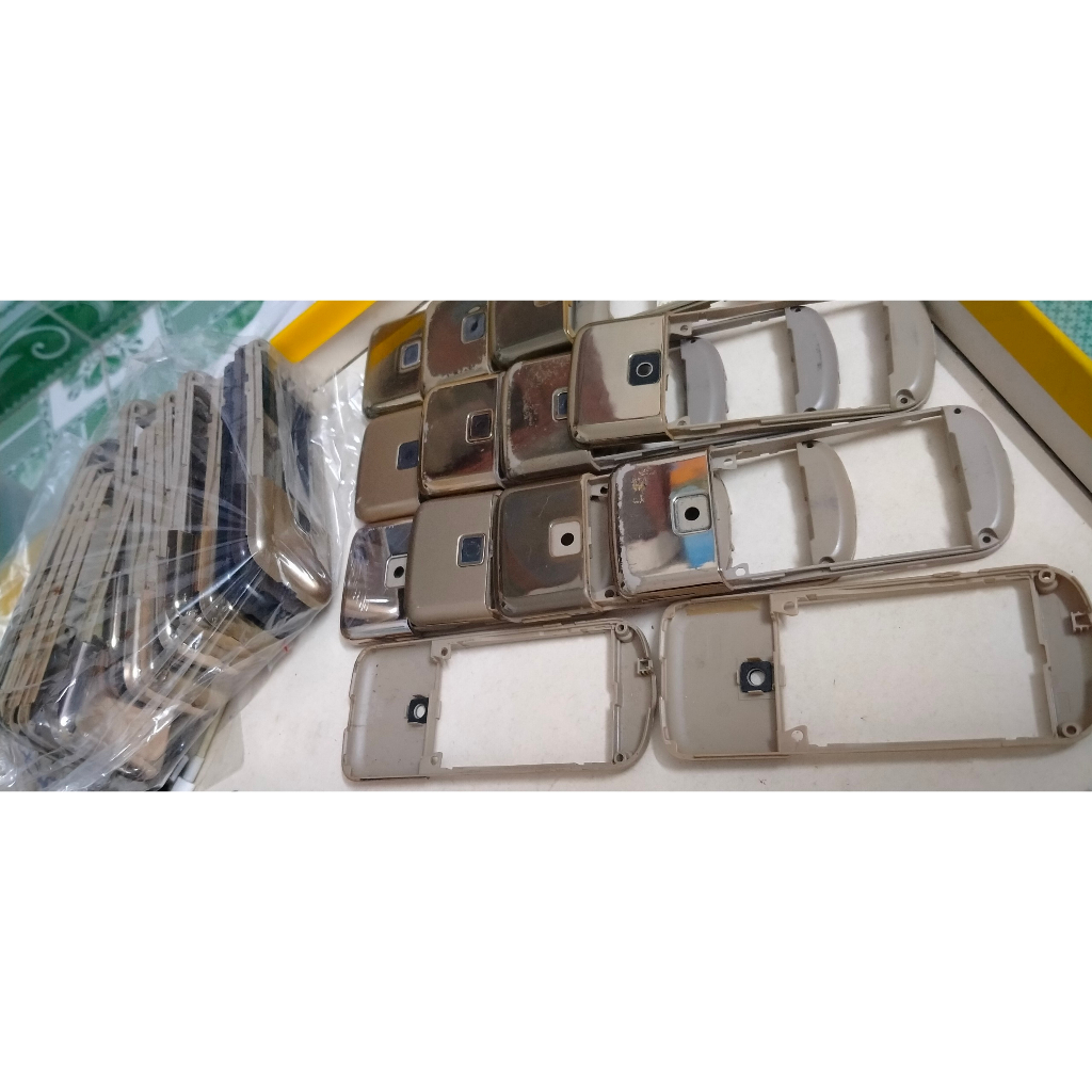 Gáy cũ nokia 8800 arte màu vàng, màu nâu, màu đen. Giá tốt nhất