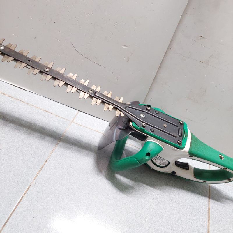 Máy cắt tĩa hàng rào Nhật bãi sử dụng điện 220v