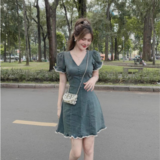 Váy bò cổ tim tay bồng hot hit💝freeship💝đầm jeans tay bồng cổ tim đính cúc bọc bèo gấu c3442