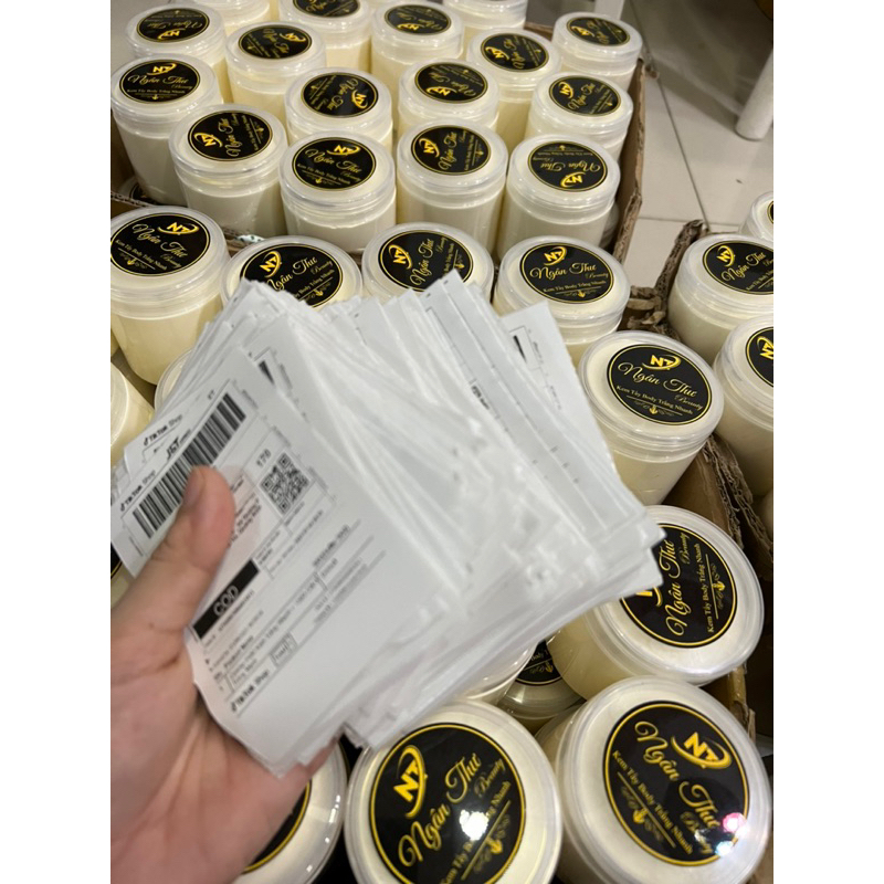 Kem Tẩy Body Trắng Mạnh 250g