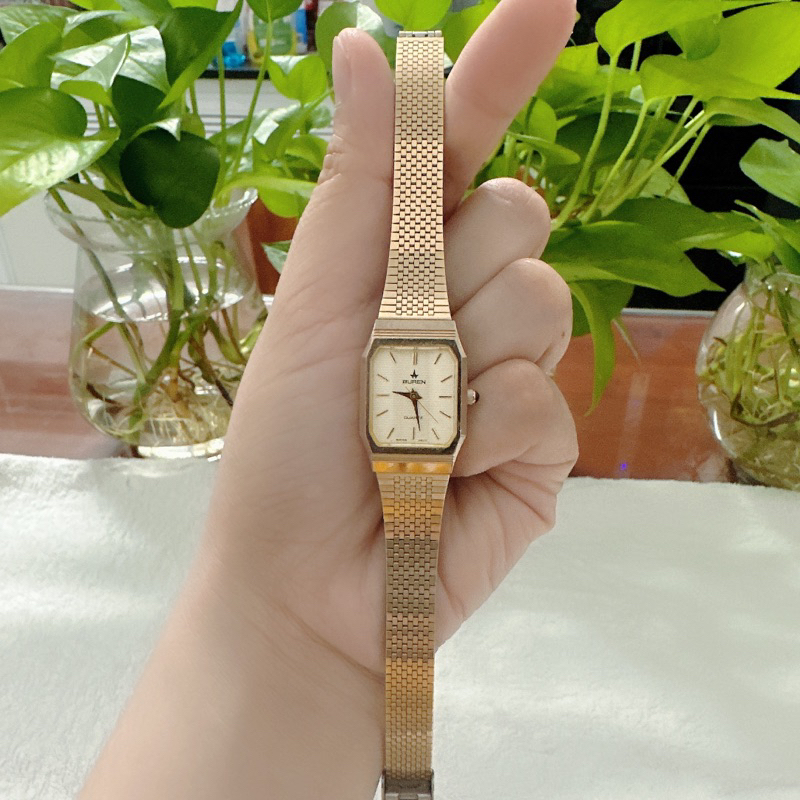 Đồng hồ nữ si nhật dáng tank hiệu Buren