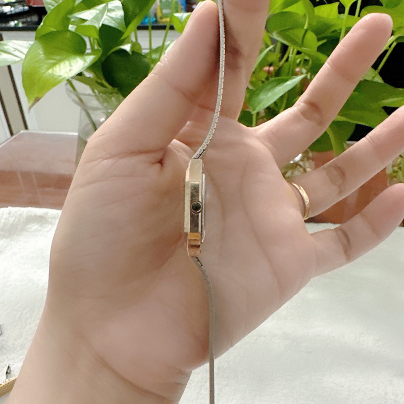 Đồng hồ nữ si nhật dáng tank hiệu Buren