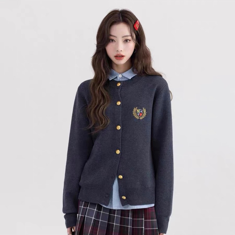 Áo cardigan dệt kim thêu huy hiệu