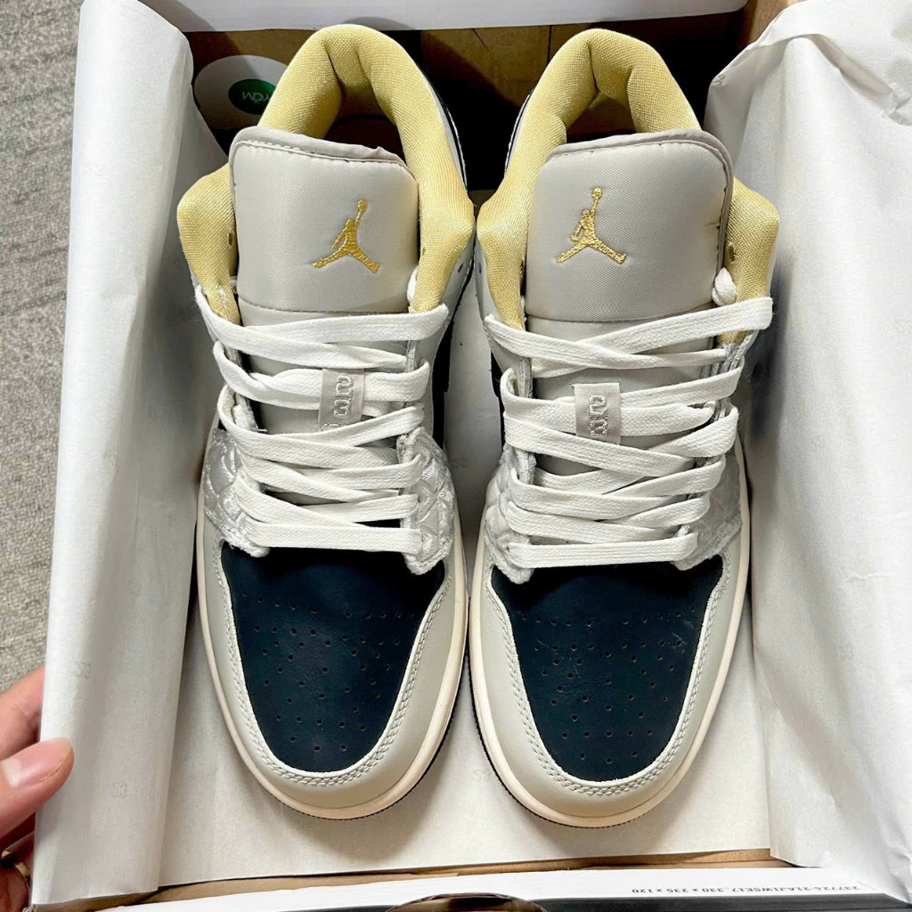 Giày thể thao JD1 Beaded swoosh Đính đá-Full box