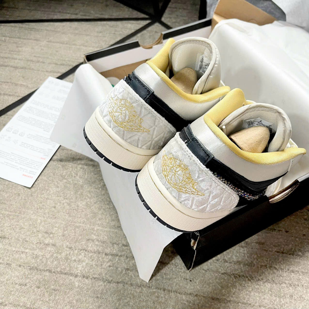 Giày thể thao JD1 Beaded swoosh Đính đá-Full box