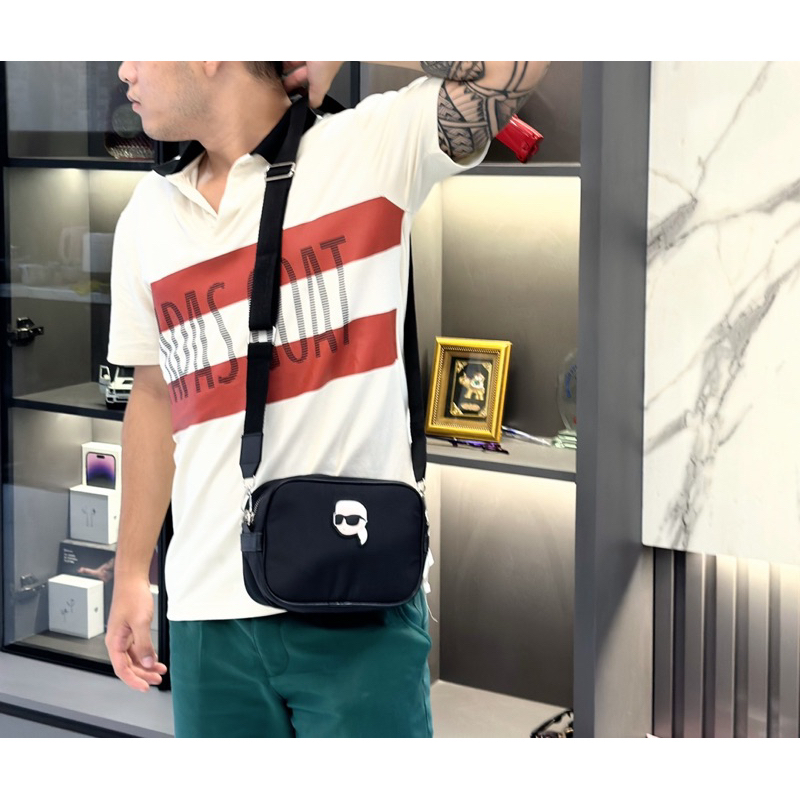 Túi đeo vai , đeo chéo Unisex Karl logo ông già cột tóc VN