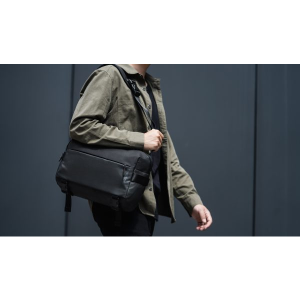 TÚI ĐEO VAI TOMTOC  URBAN CODURA SLING BAG TRAVEL & WORK 13.3-14.2″ H02-C04D01