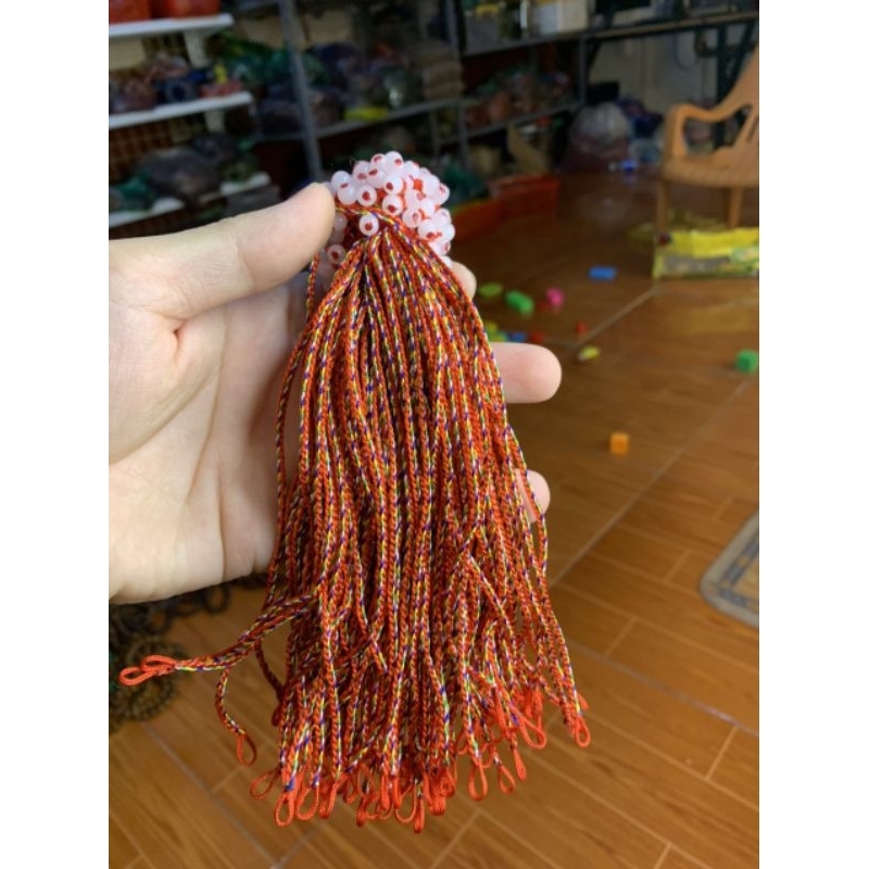 Vòng chỉ đỏ ngũ sắc