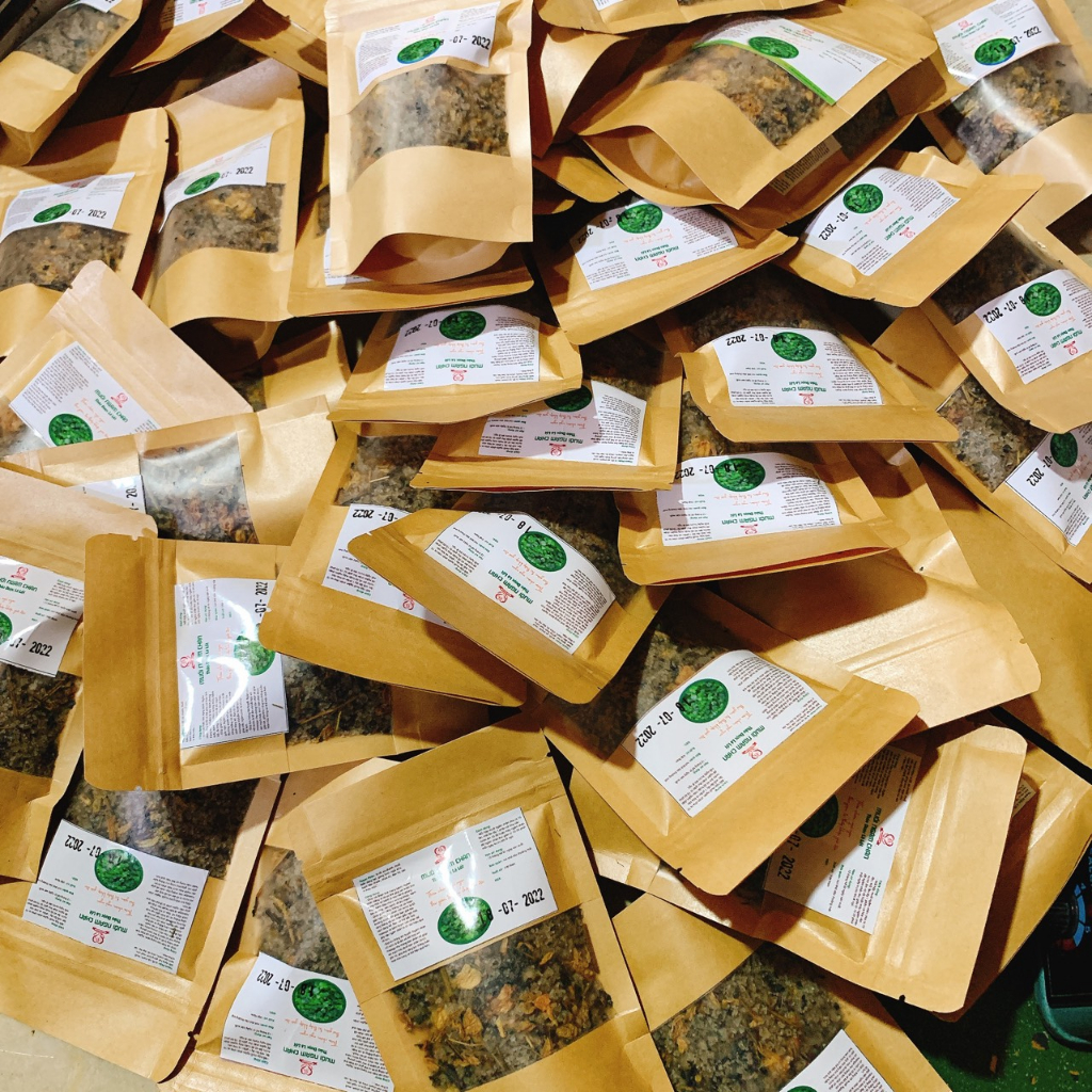 Muối ngâm chân lá lốt túi zip 100gram