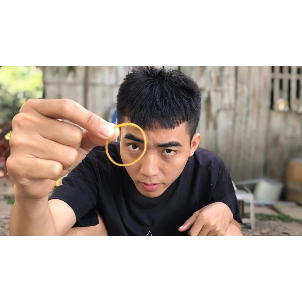 Một cái nịt may mắn - làm bằng cao su thiên nhiên cao cấp