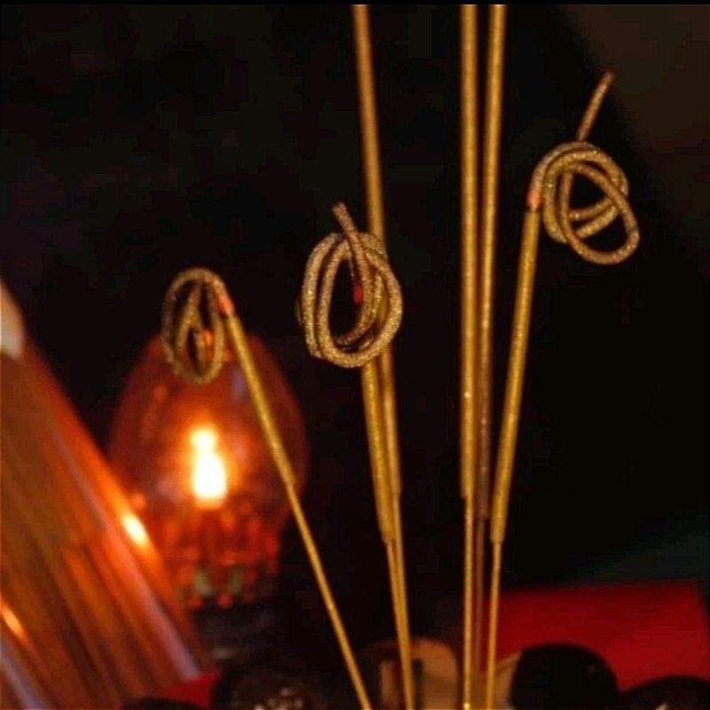 Hương Nhang Thần Tài Thái Lan Cuộn Tàn Không Rơi