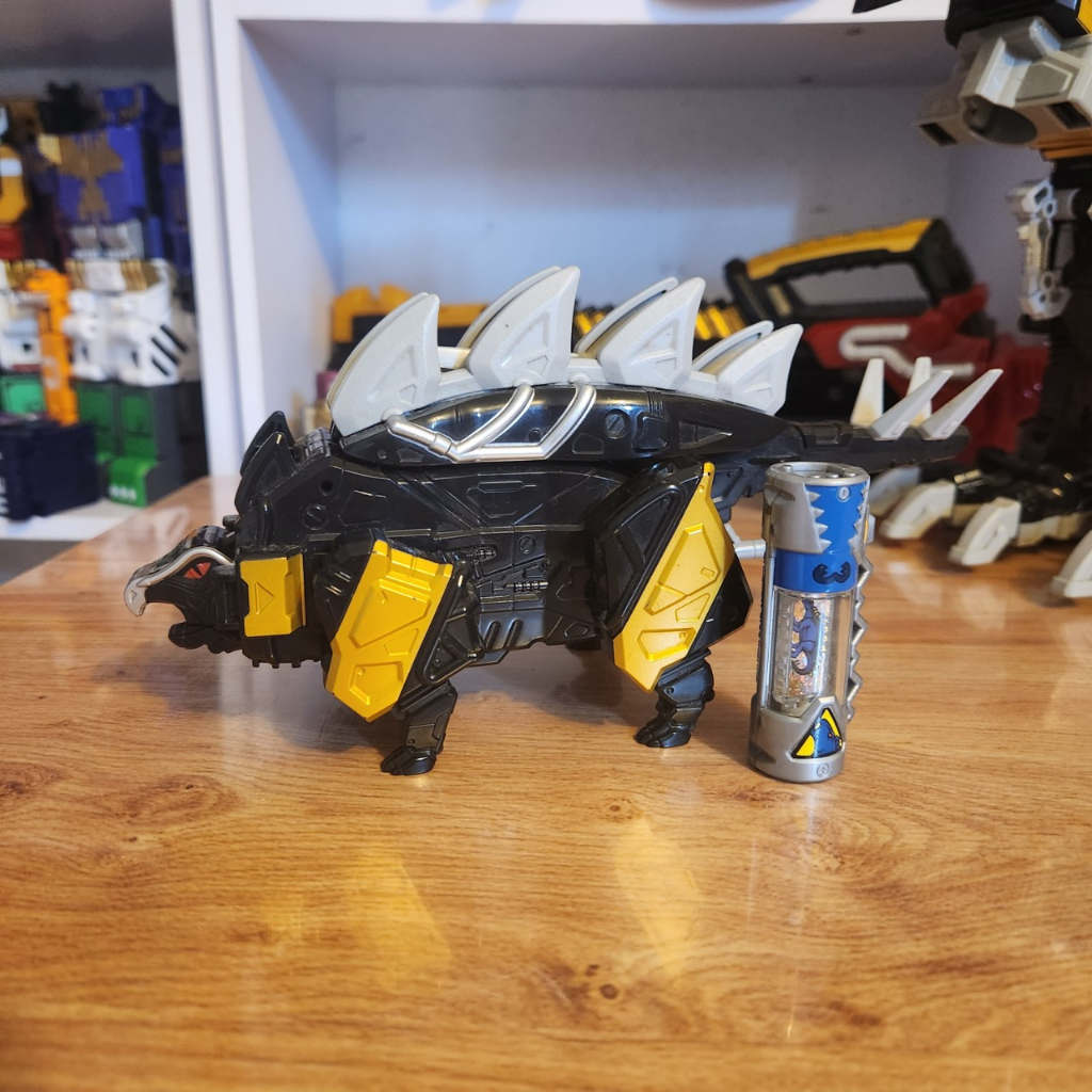 Đồ chơi robo black Kyoryuzin của siêu nhân Điện long  Zyuden Sentai Kyoryuger