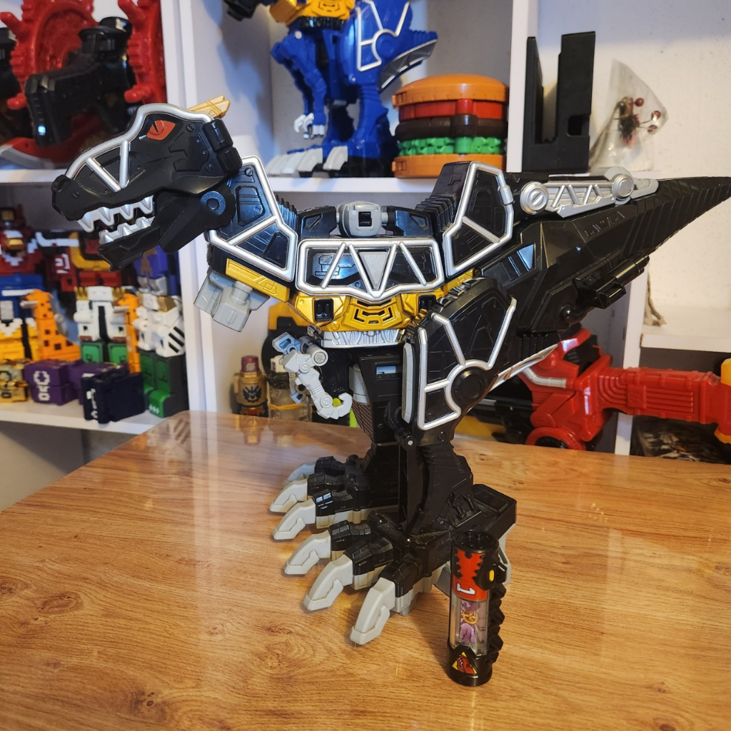 Đồ chơi robo black Kyoryuzin của siêu nhân Điện long  Zyuden Sentai Kyoryuger