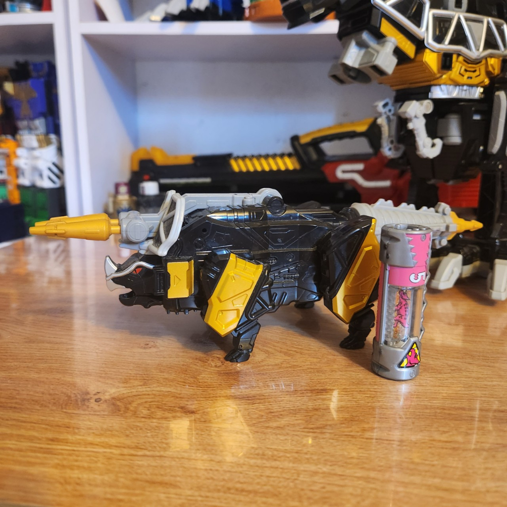 Đồ chơi robo black Kyoryuzin của siêu nhân Điện long  Zyuden Sentai Kyoryuger