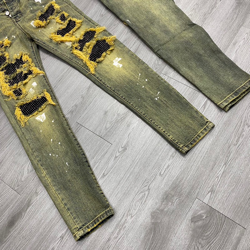 Quần xanh đính đá rách xù chỉ vàng 4 cúc chấm sơn phong cách boy phố