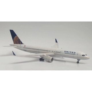Mô hình giấy máy bay boing 757