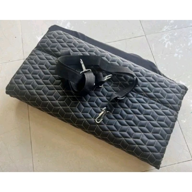 Đệm ghế sau ô tô dạng treo, không cần bơm hơi, cực kì êm ái. Nhận đặt hàng theo yêu cầu