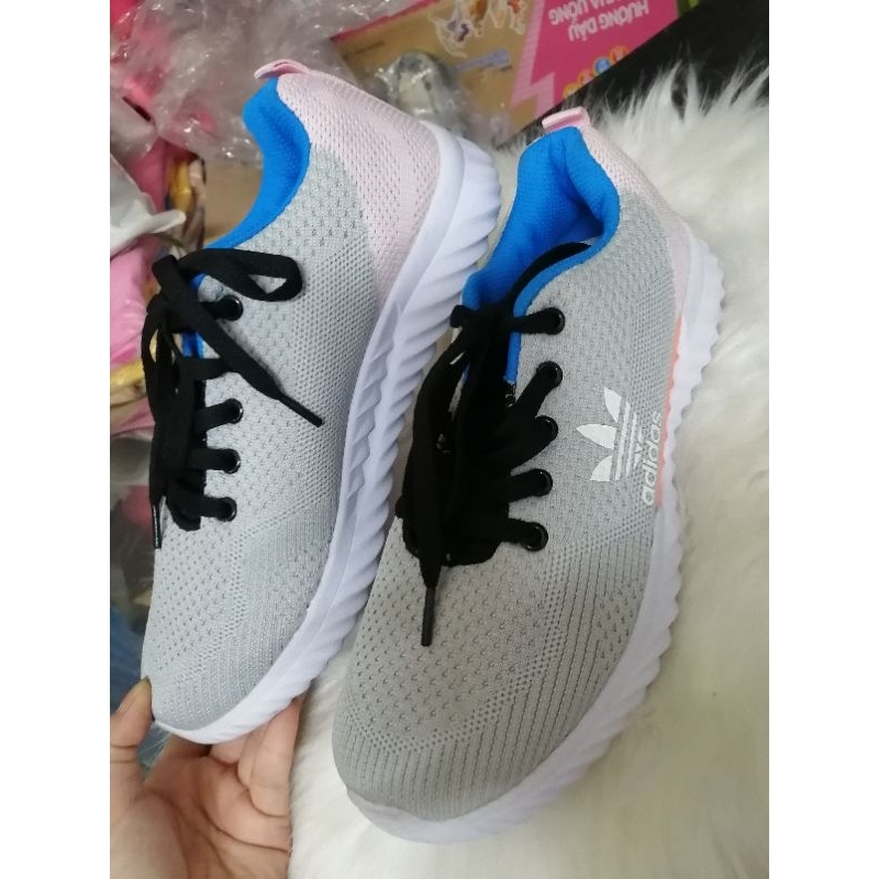 Nhiều mẫu Giày thể thao siêu nhẹ còn lẻ size 38,39,40,41 giảm giá mạnh nh