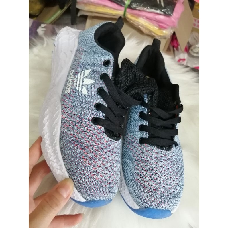 Nhiều mẫu Giày thể thao siêu nhẹ còn lẻ size 38,39,40,41 giảm giá mạnh nh