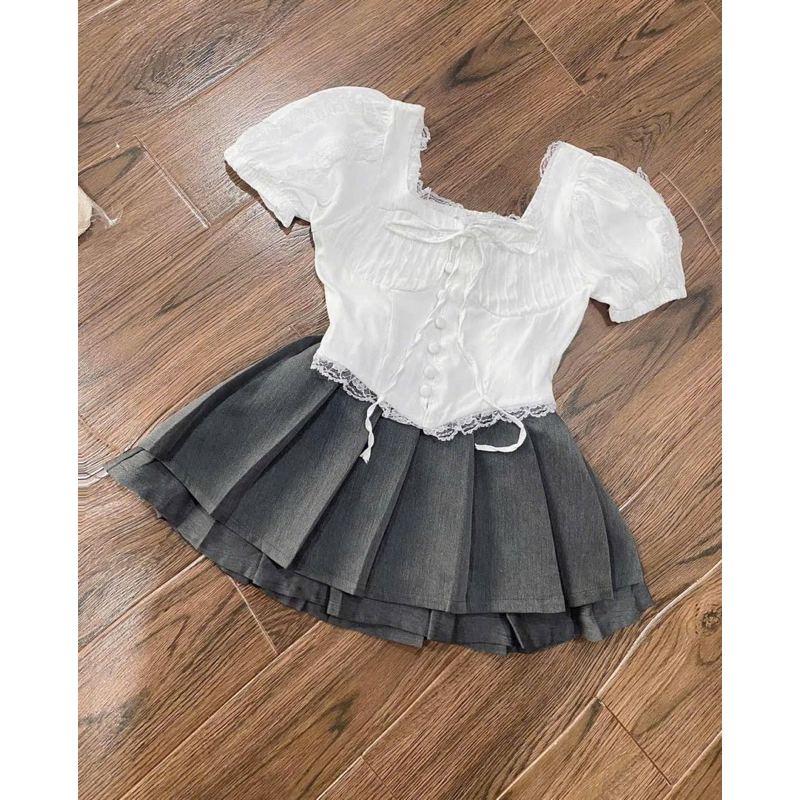 Set áo croptop vạt bầu phối ren kèm chân váy xếp ly - Bộ 2 món áo croptop tay phồng mix chân váy