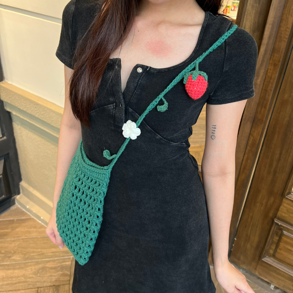 Túi đeo chéo Berry Knit bag handmade - Onism