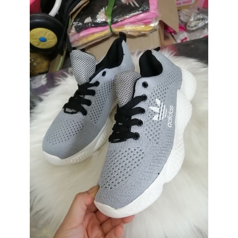 Nhiều mẫu Giày thể thao siêu nhẹ còn lẻ size 38,39,40,41 giảm giá mạnh nh