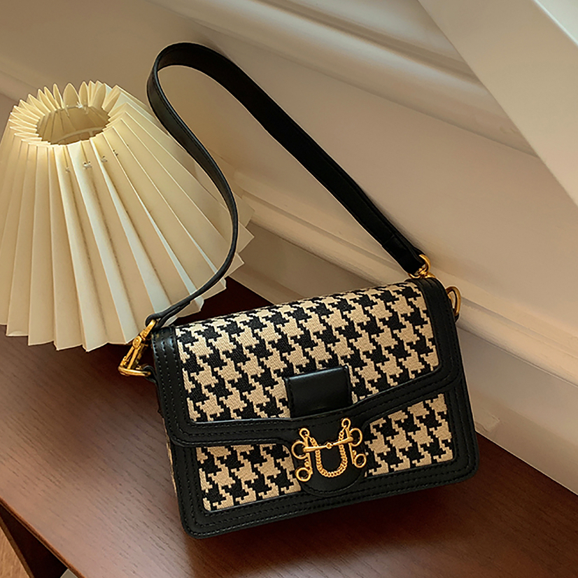 Túi xách nữ kẹp nách hoạ tiết mắt mèo màu đen SEEME Paula Bag