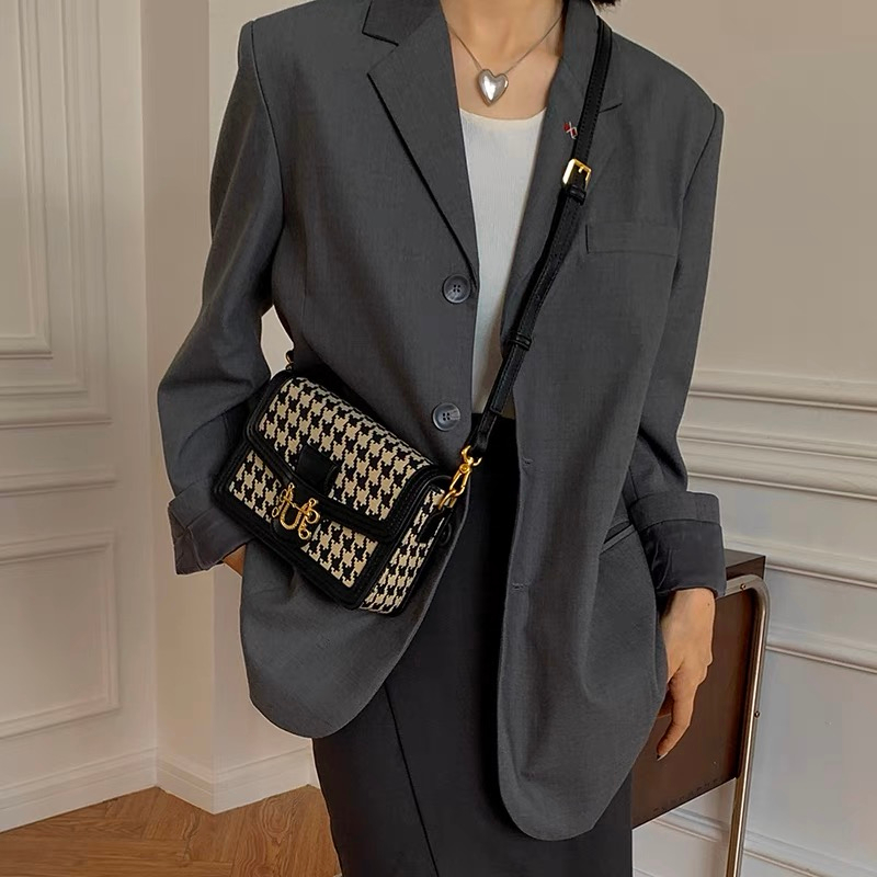 Túi xách nữ kẹp nách hoạ tiết mắt mèo màu đen SEEME Paula Bag